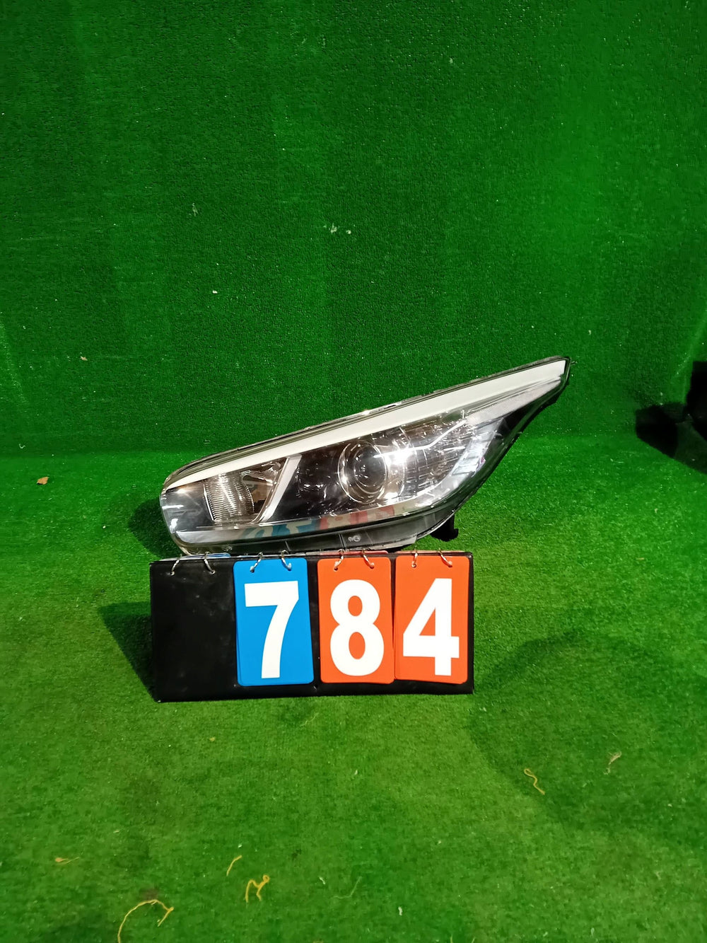 REFLEKTOR LEWY PRZÓD KIA CEED II 12- NR.784