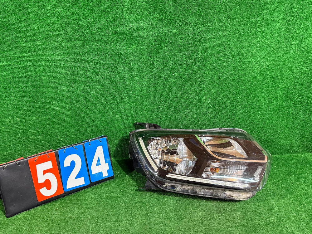 REFLEKTOR PRAWY DACIA DUSTER II nr:524