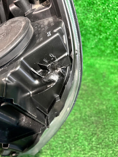 REFLEKTOR PRAWY FORD FOCUS MK3 LIFT Led