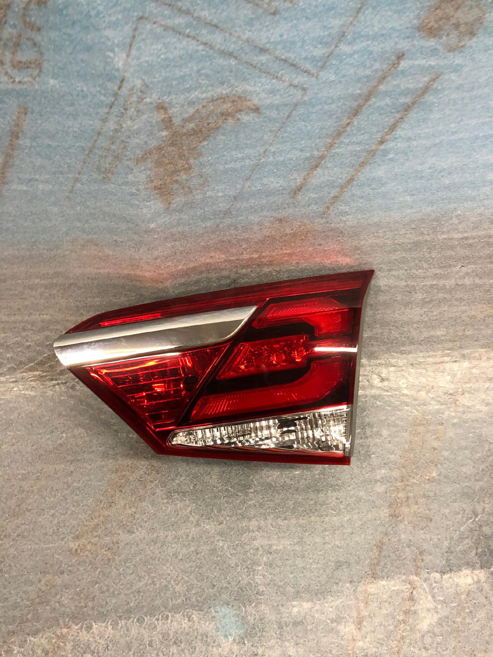 HYUNDAI I40 LIFT LAMPA PRAWA PRAWY TYŁ W KLAPĘ nr.0