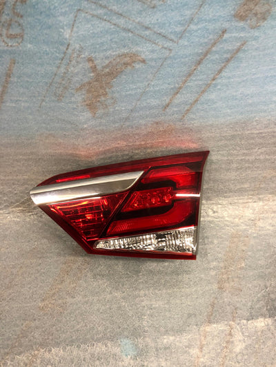 HYUNDAI I40 LIFT LAMPA PRAWA PRAWY TYŁ W KLAPĘ nr.0