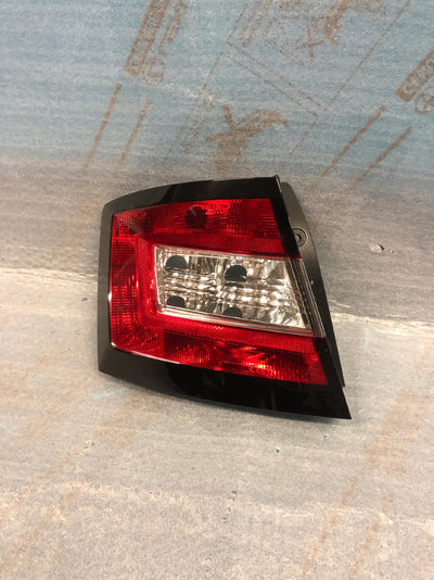 LAMPA TYLNA LEWA LEWY TYŁ SKODA FABIA III HB NR.00