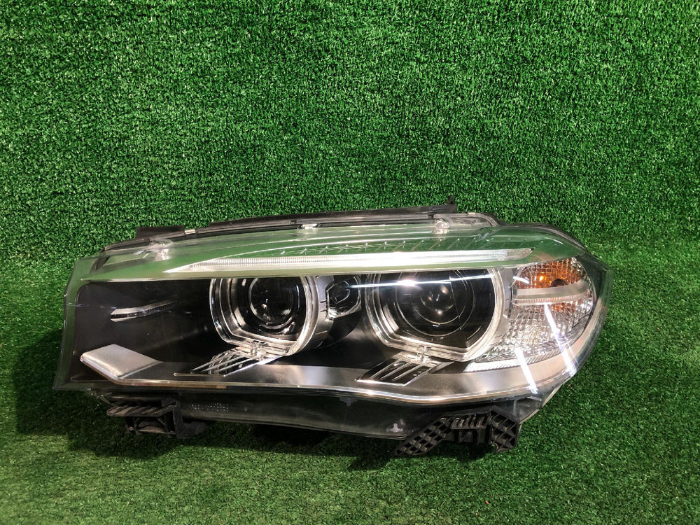 BMW X5 F15 X6 F16 REFLEKTOR LEWY XENON