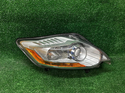 REFLEKTOR PRAWY FORD KUGA MK1 XENON