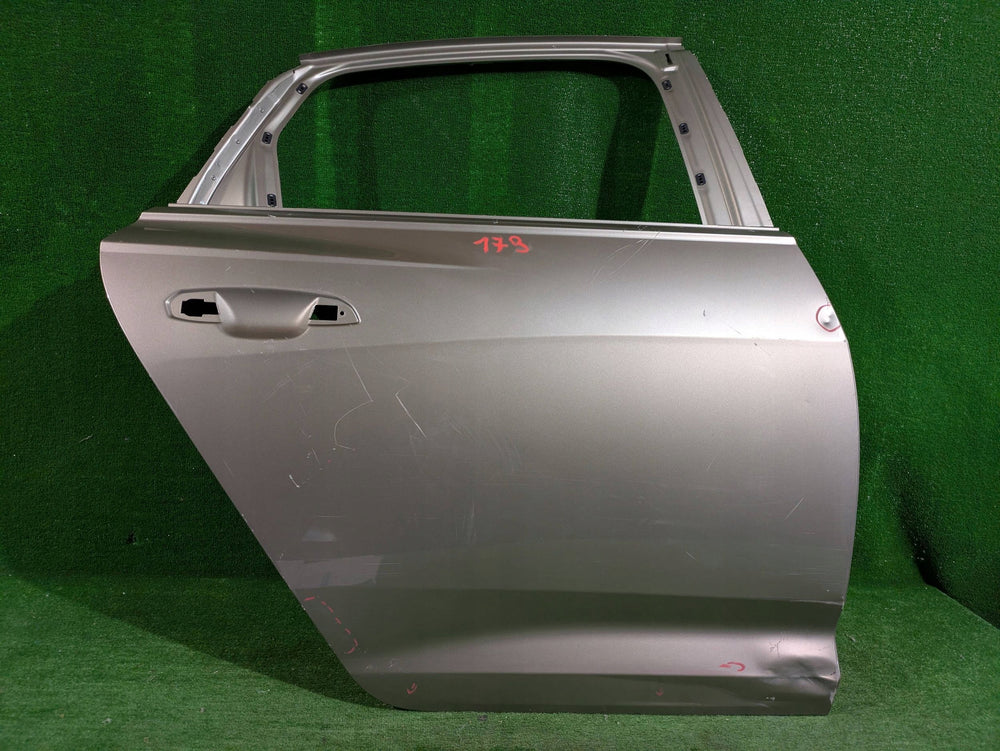 DRZWI TYLNE PRAWE PRAWY TYŁ AUDI A6 C8 SEDAN NR.179