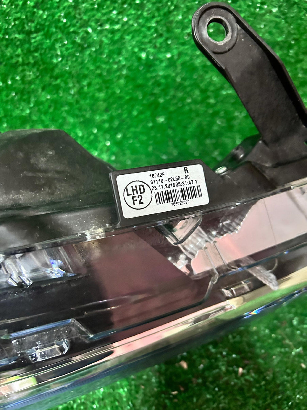 REFLEKTOR PRAWY TOYOTA COROLLA E18 E16 LIFT