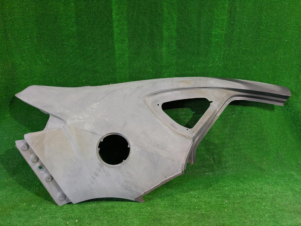 BŁOTNIK TYŁ TYLNY PRAWY OPEL ASTRA J SEDAN NR.030