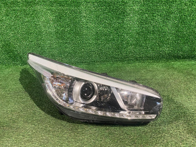 REFLEKTOR PRAWY KIA CEED II LED