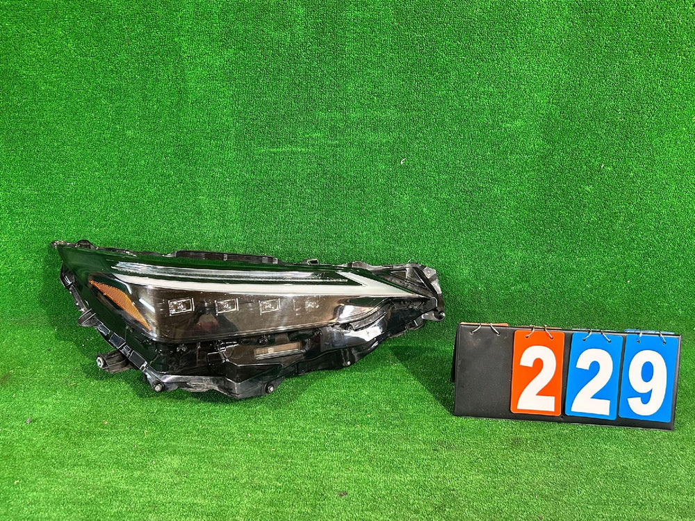 REFLEKTOR PRAWY LEXUS NX II 2021- FULL LED nr:229