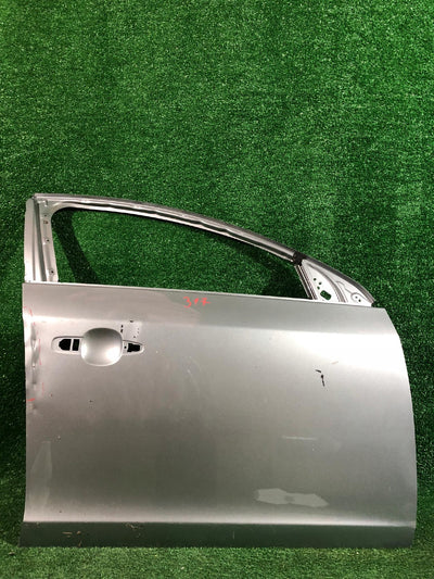 DRZWI PRAWE PRZEDNIE PRAWY PRZÓD VOLVO V60 S60 10-