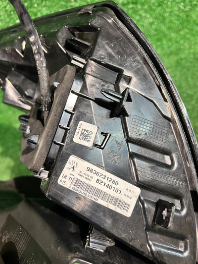 LAMPA TYLNA LEWA PEUGEOT 3008 II LIFT