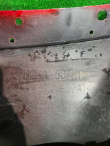 DZASZEK NOSEK GRILL ATRAPA MAZDA 3 HB 18-