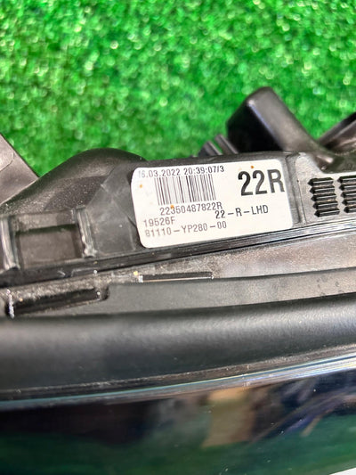 REFLEKTOR PRAWY TOYOTA C-HR CHR CH-R LIFT GR NR.70