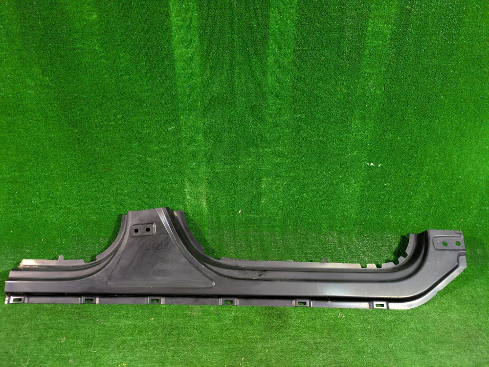 PRÓG SŁUPEK PRAWY VOLVO XC60 II