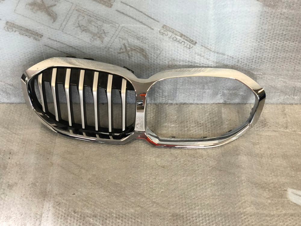 ATRAPA GRILL NERKI BMW 1 F40 nr.00