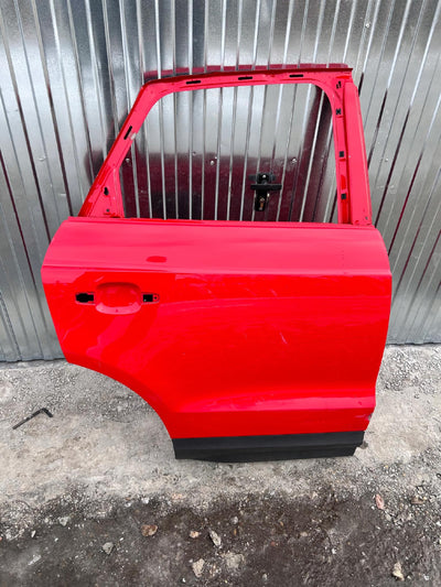 DRZWI TYLNE PRAWE AUDI Q3 8u nr.00