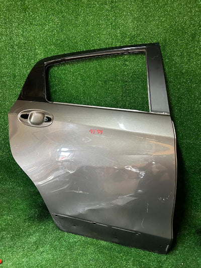 DRZWI TYŁ TYLNE PRAWE TOYOTA YARIS III LIFT