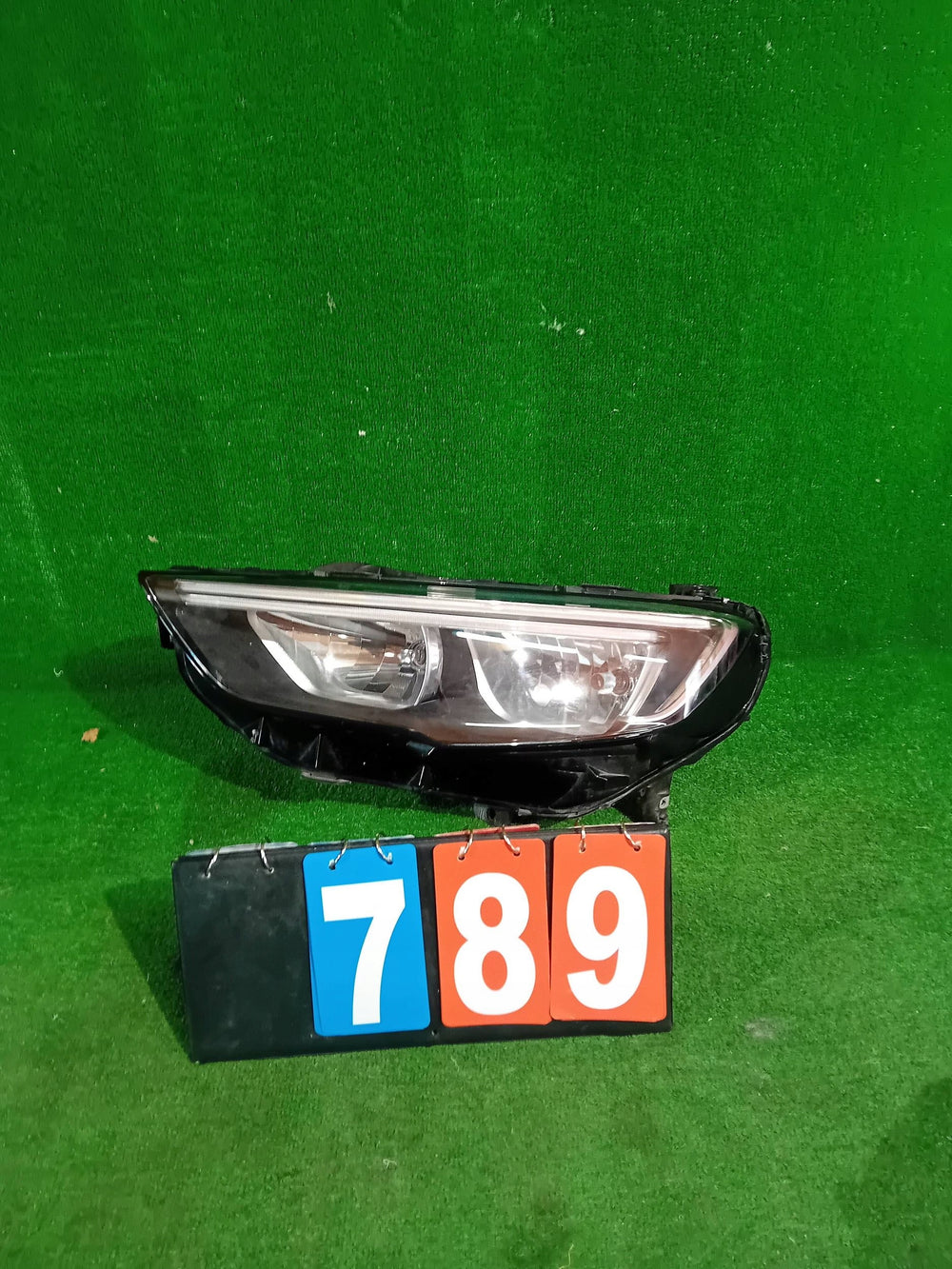 REFLEKTOR LEWY PRZÓD OPEL INSIGNIA B II 17- NR.789