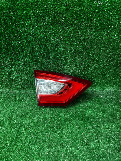 LAMPA TYŁ TYLNA LEWA W KLAPĘ FORD MONDEO MK5 HB SEDAN