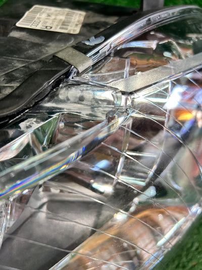 REFLEKTOR PRAWY AUDI A4 B7