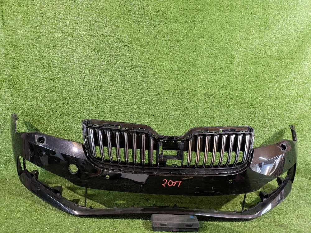 ZDERZAK PRZEDNI PRZÓD SKODA SUPERB III LIFT NR.2011