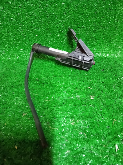 SPRYSKIWACZ MASKI PRAWY FORD EDGE MK2 OE GT4B13L014BC